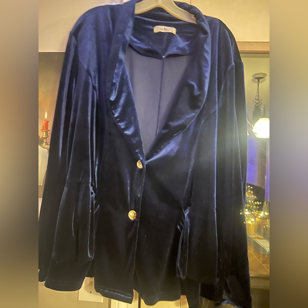 Luxurious Midnight Blue Velvet Women's Blazer